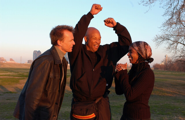 Chip and Kim celebrate at the finish line of The Amazing Race 5 with host Phil Keoghan